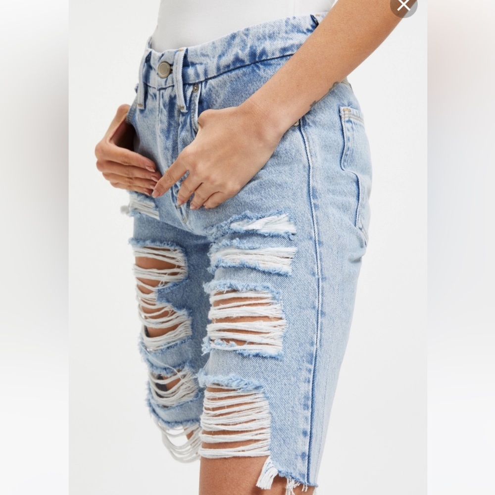 NWT Good American 90s Bermuda Shorts